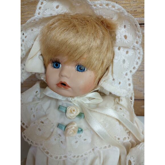 Vintage Seymore Mann Connoisseur Collection Porcelain Doll 1995 9 inch - Picture 2 of 10